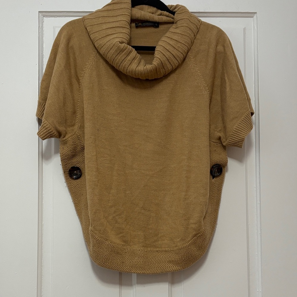Outback Red Knit Short Sleeve Sweater in Beige